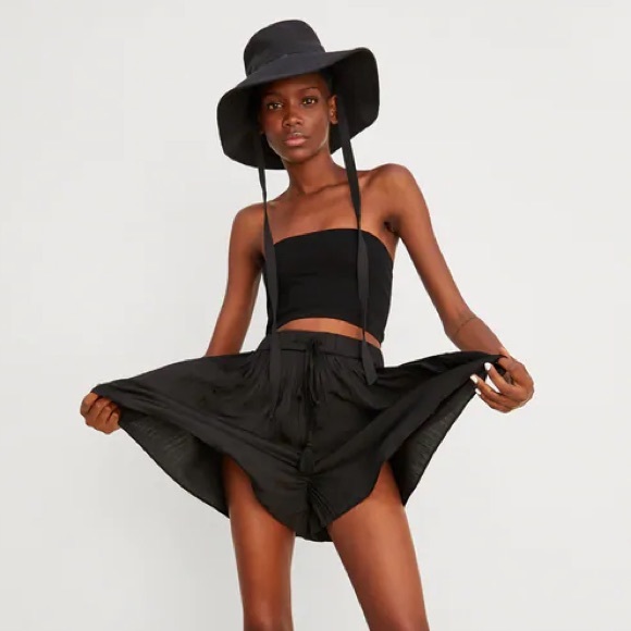 Zara High waisted pleated shorts Large - Picture 2 of 6